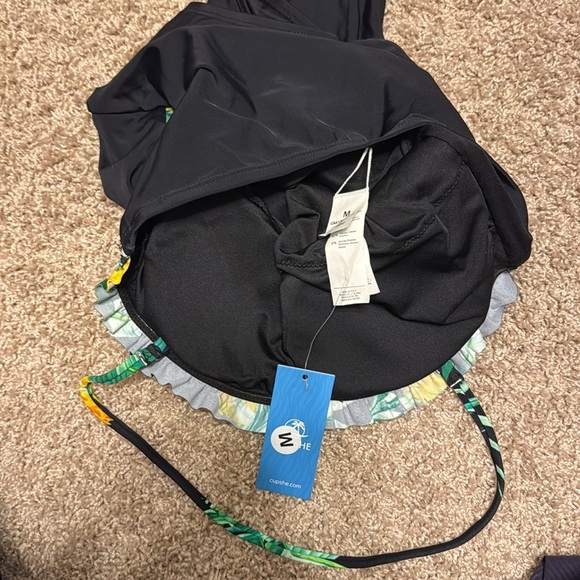 Cupshe Black One Piece Swimsuit Pineapple Leaf Sz Med - Picture 3 of 5